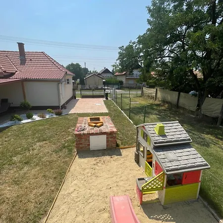 Sofi Balaton بيت للعطل